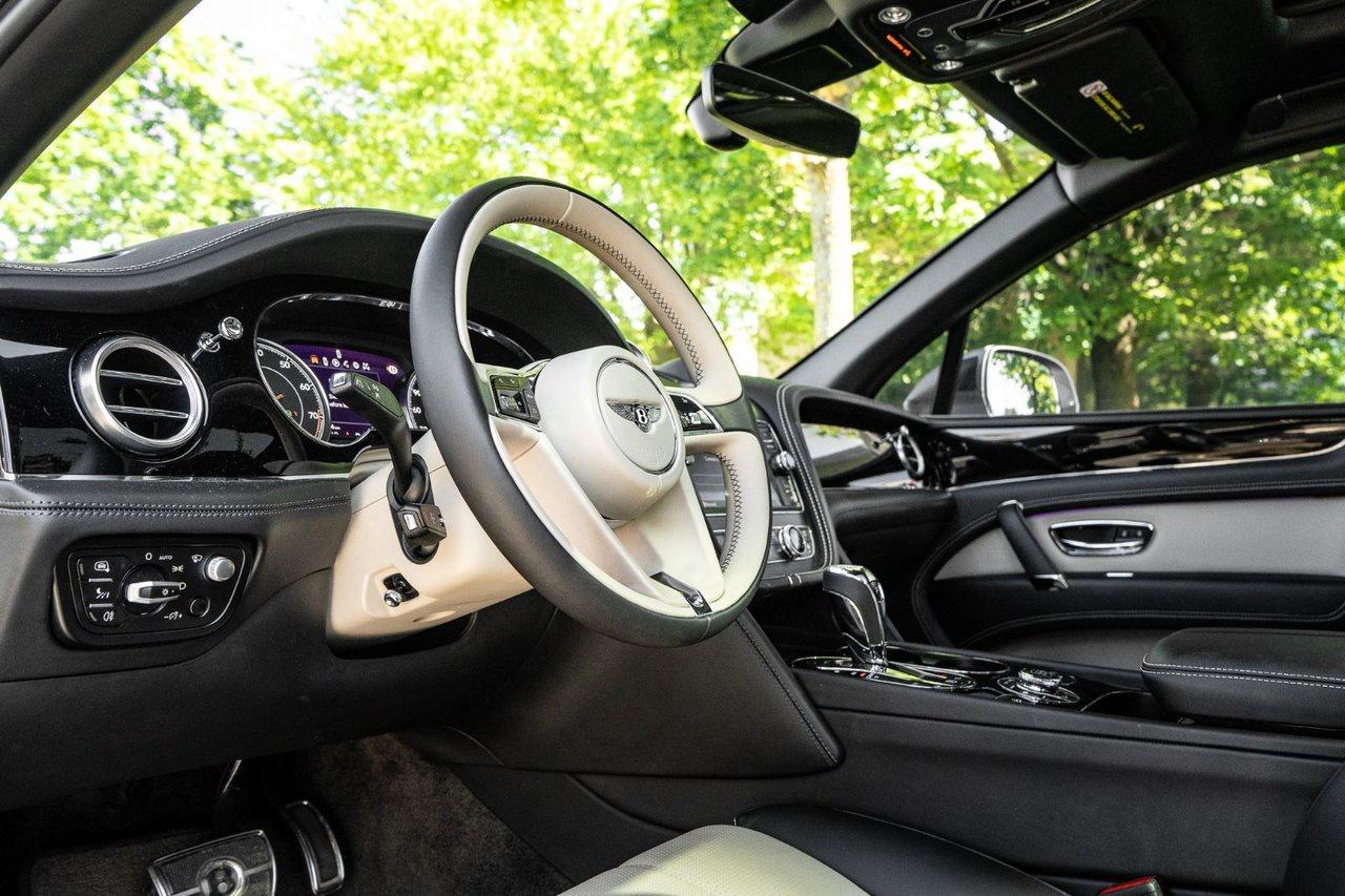2019 Bentley Bentayga V8 Photo