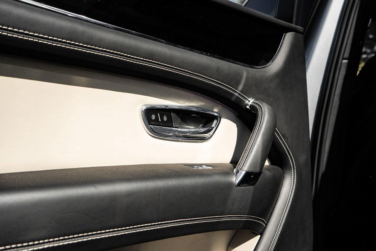 2019 Bentley Bentayga V8 Photo