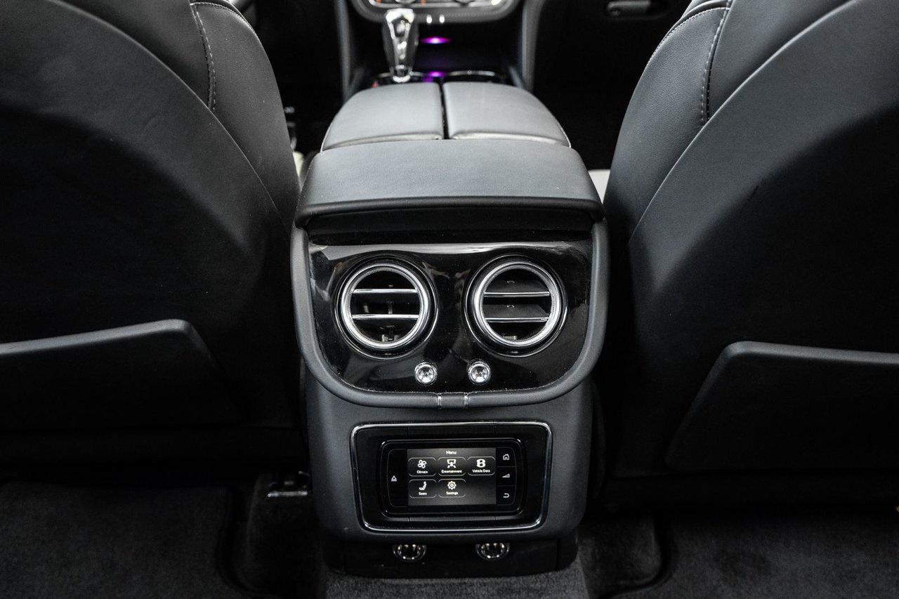 2019 Bentley Bentayga V8 Photo