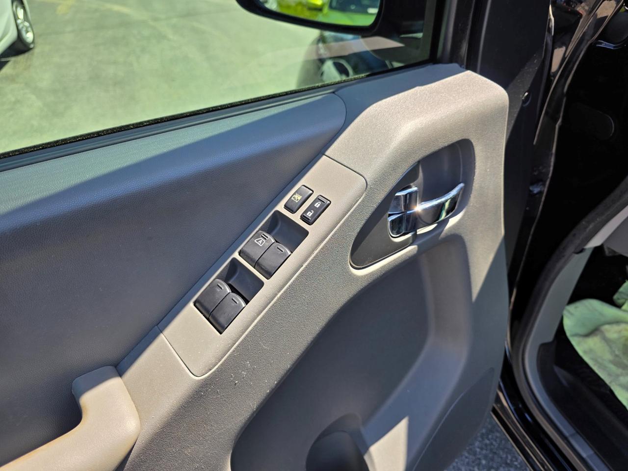 2016 Nissan Frontier SV LWB Photo