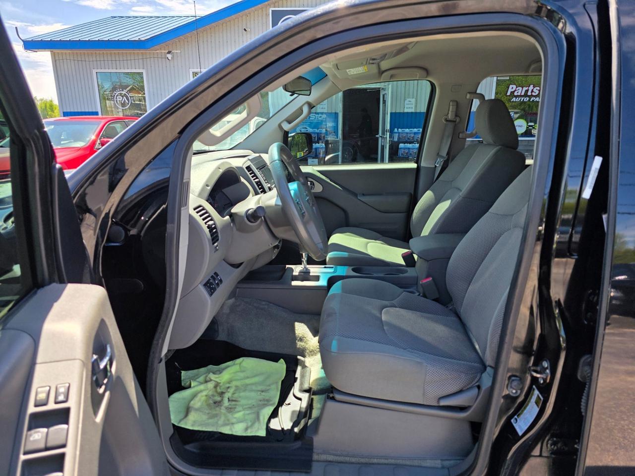 2016 Nissan Frontier SV LWB Photo