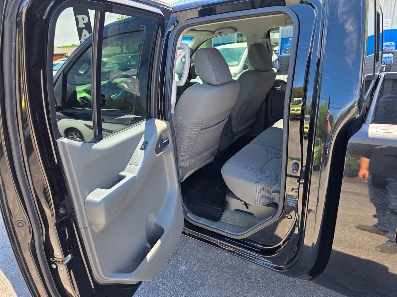 2016 Nissan Frontier SV LWB Photo