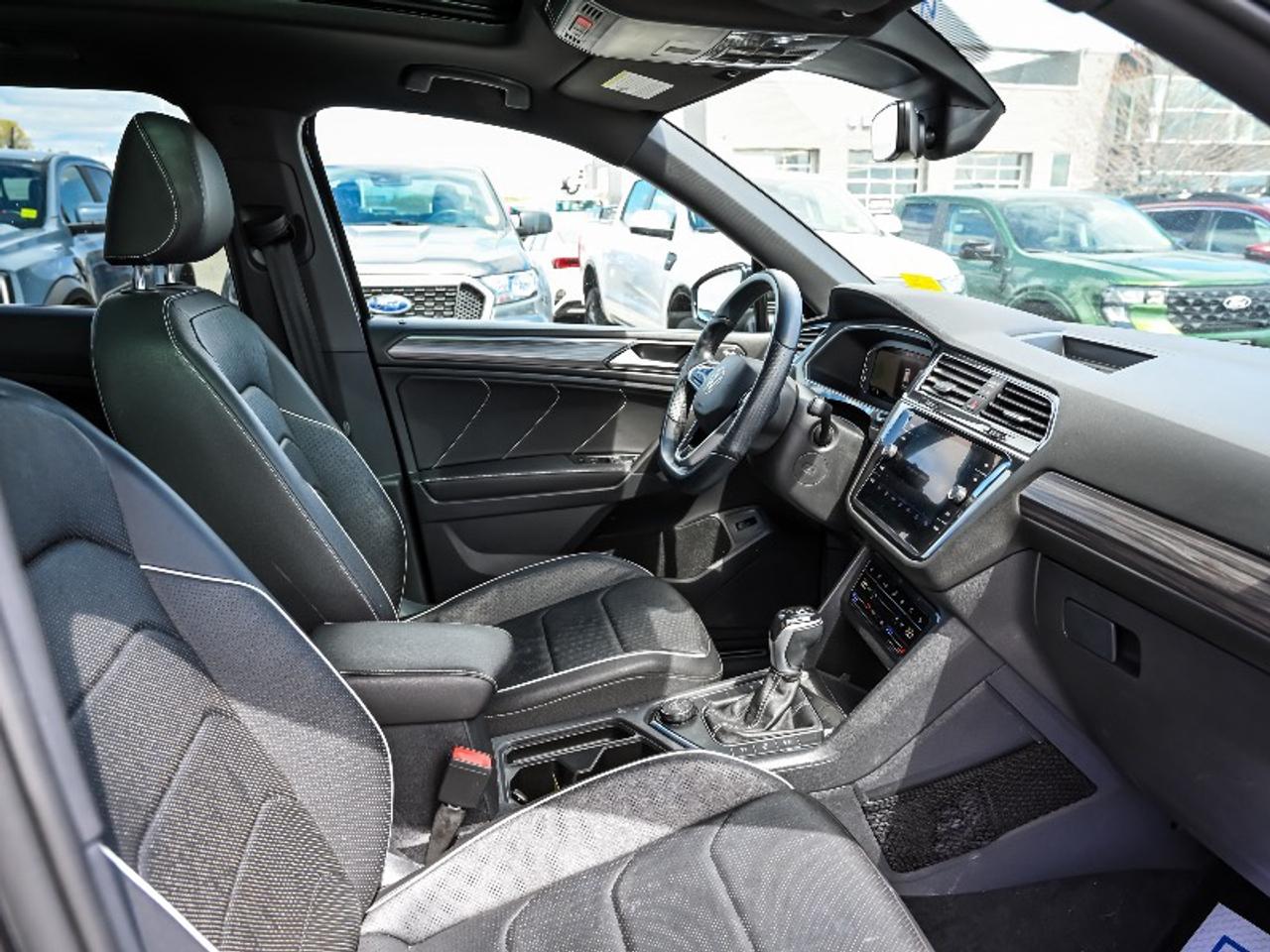 2022 Volkswagen Tiguan Highline R-line Photo
