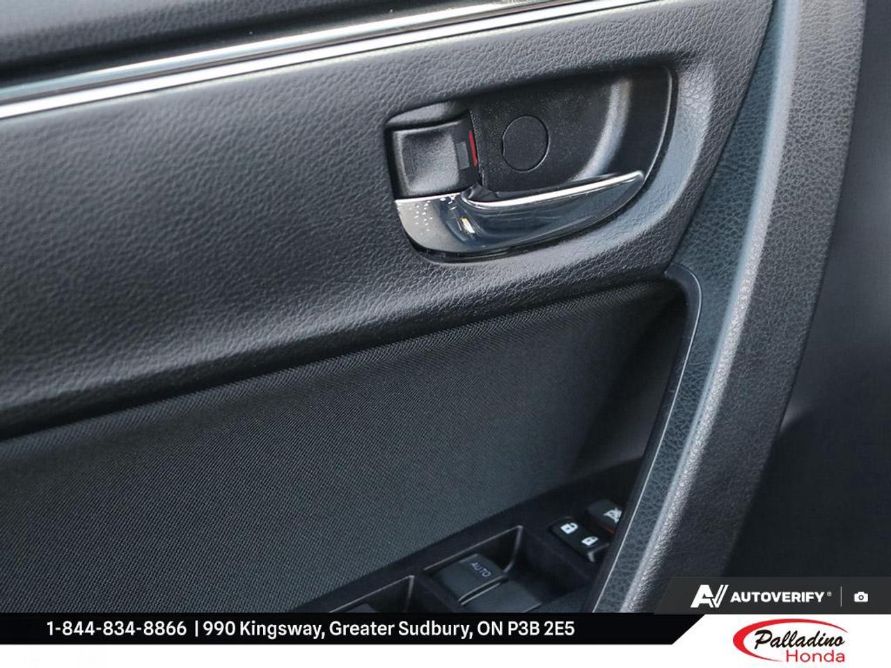 2018 Toyota Corolla LE Photo