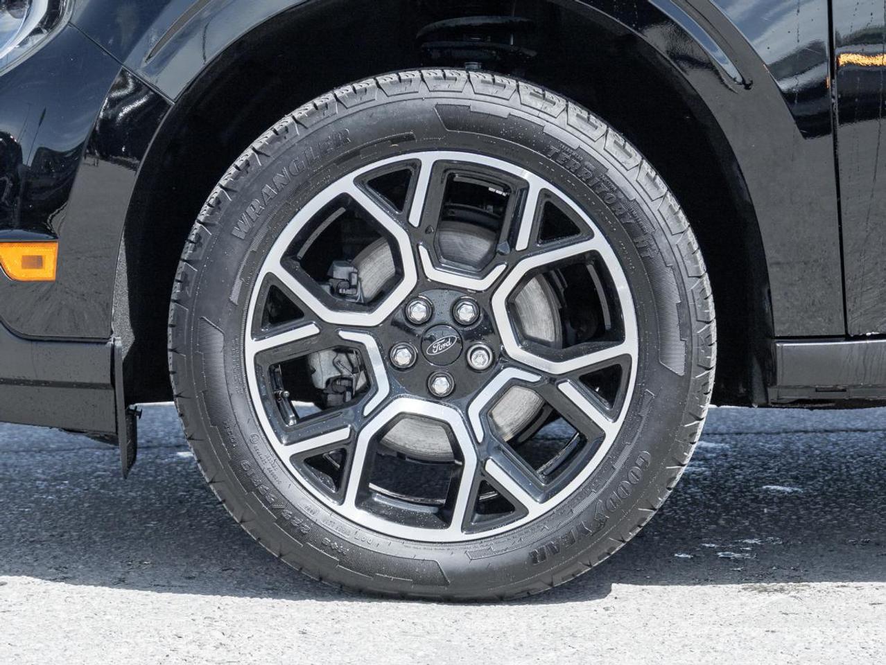 2025 Ford Maverick Lariat Photo