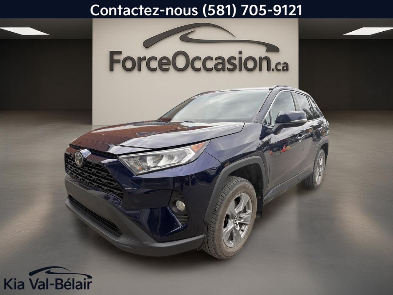 Used 2019 Toyota RAV4 XLE * AWD * GPS * TOIT * CAMÉRA * CARPLAY * VOLANT CHAUFF * for sale in Québec, QC