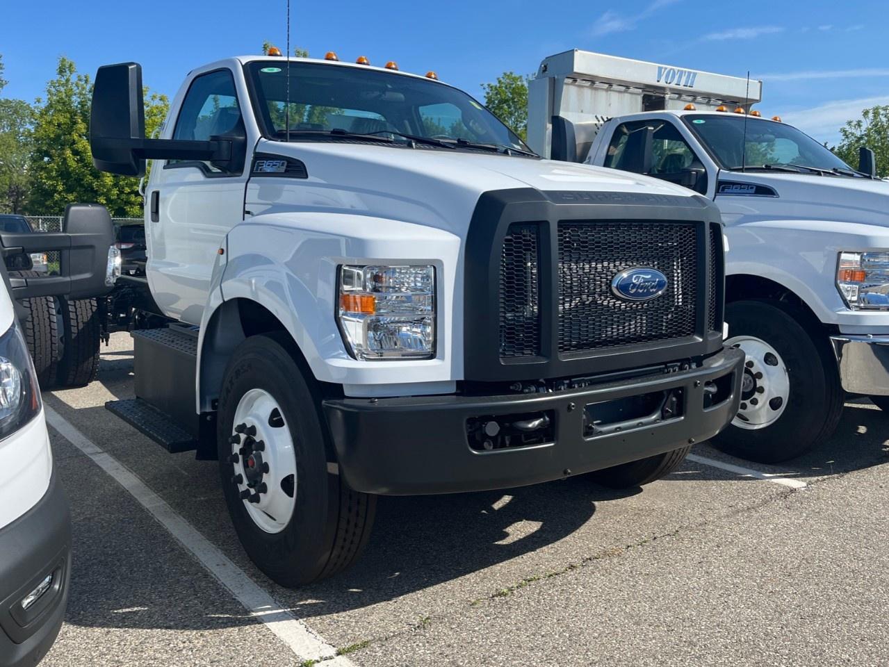 2027 Ford F-650  Photo