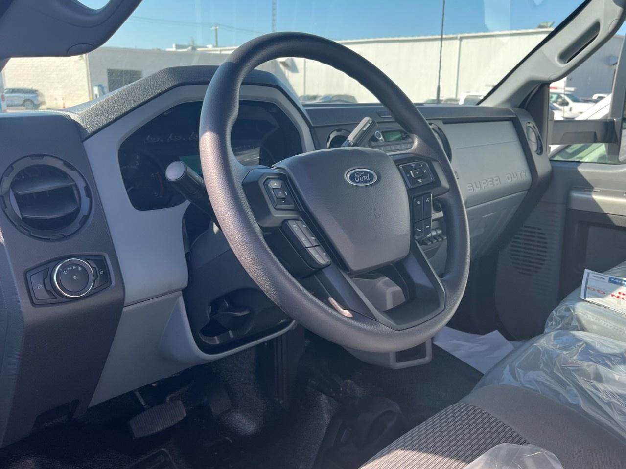 2027 Ford F-650  Photo