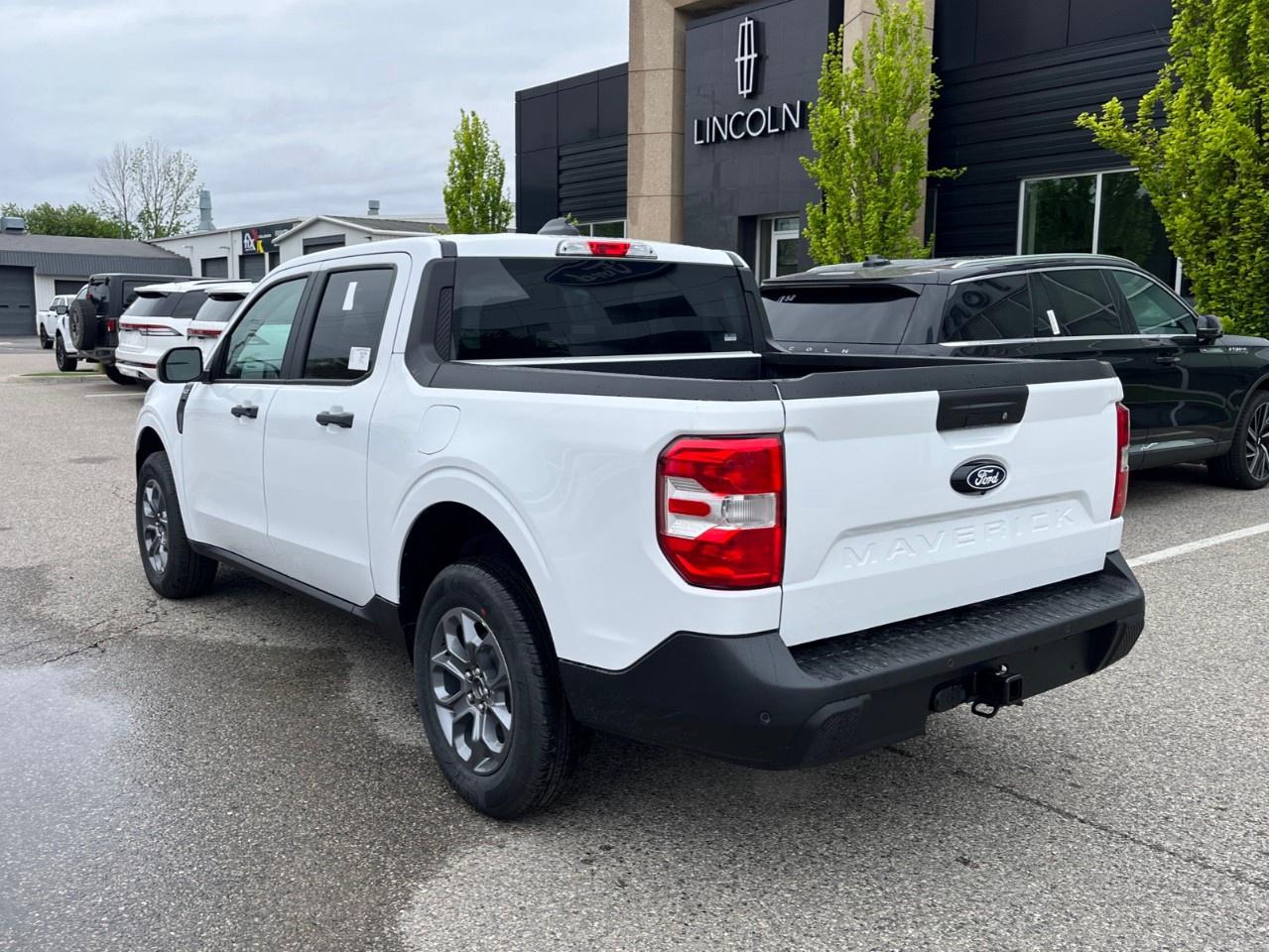 2026 Ford Maverick XLT AWD SuperCrew Photo2