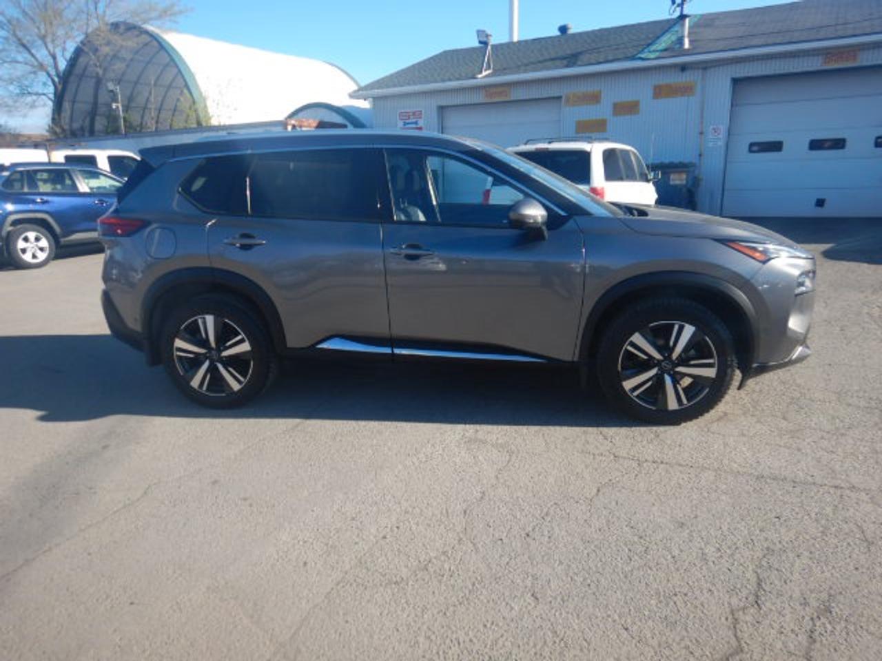 2023 Nissan Rogue SL Photo4