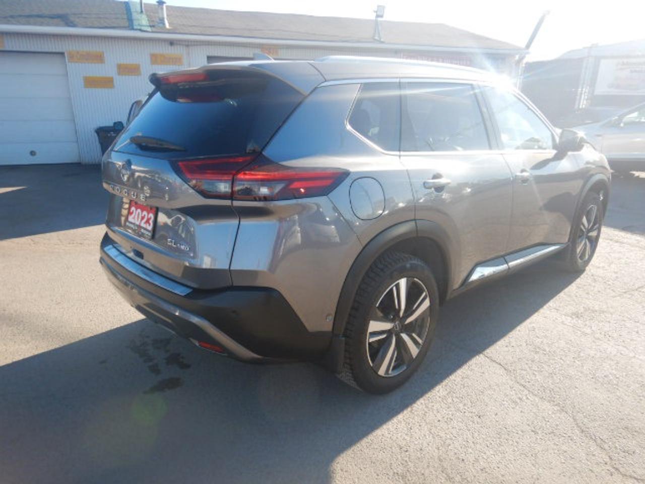 2023 Nissan Rogue SL Photo