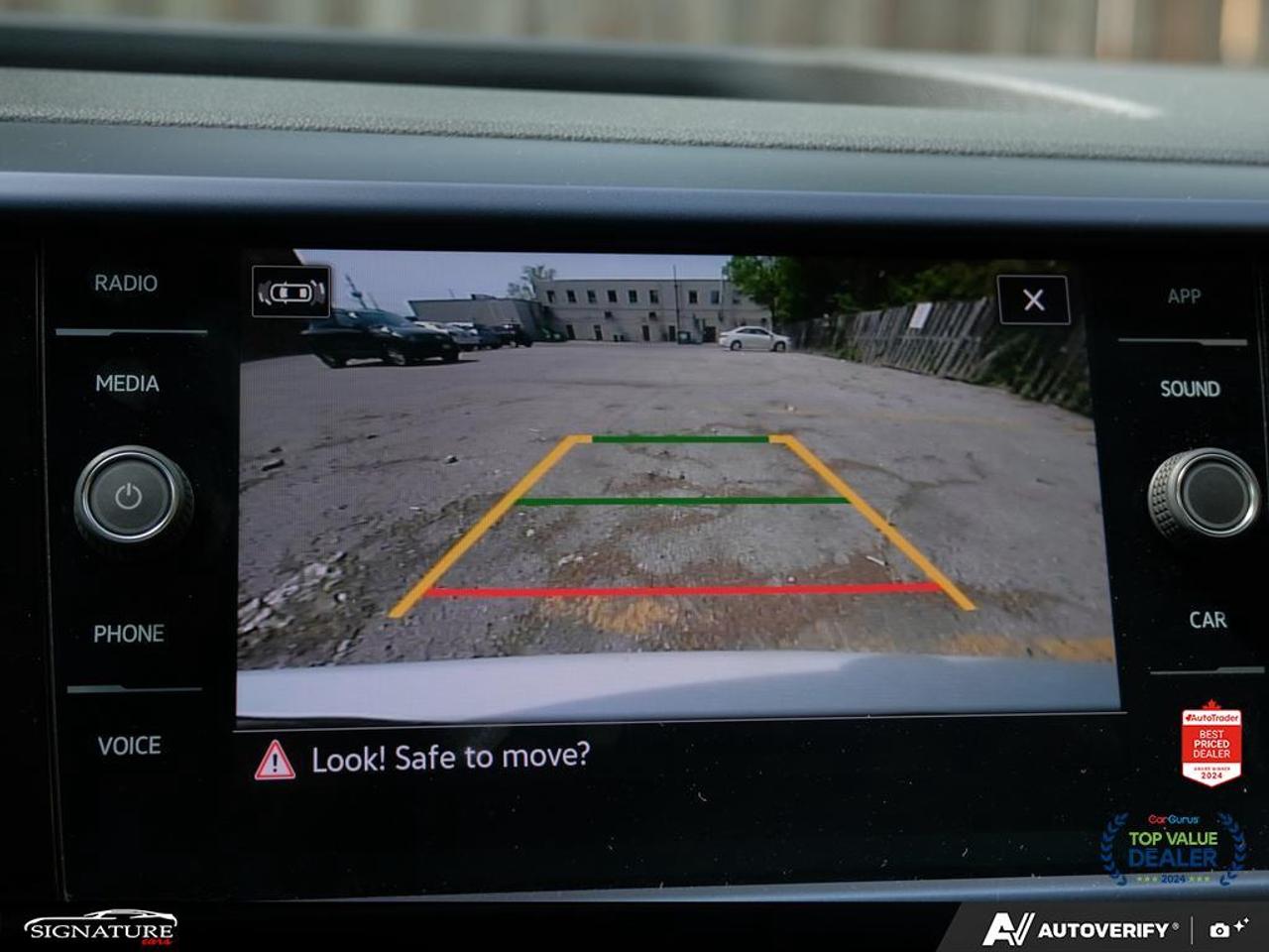 2022 Volkswagen Taos Comfortline No Accidents Photo
