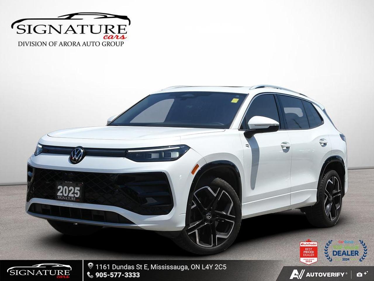 2025 Volkswagen Tiguan Highline R-Line No Accident Fender Panoroof Leathe Photo0