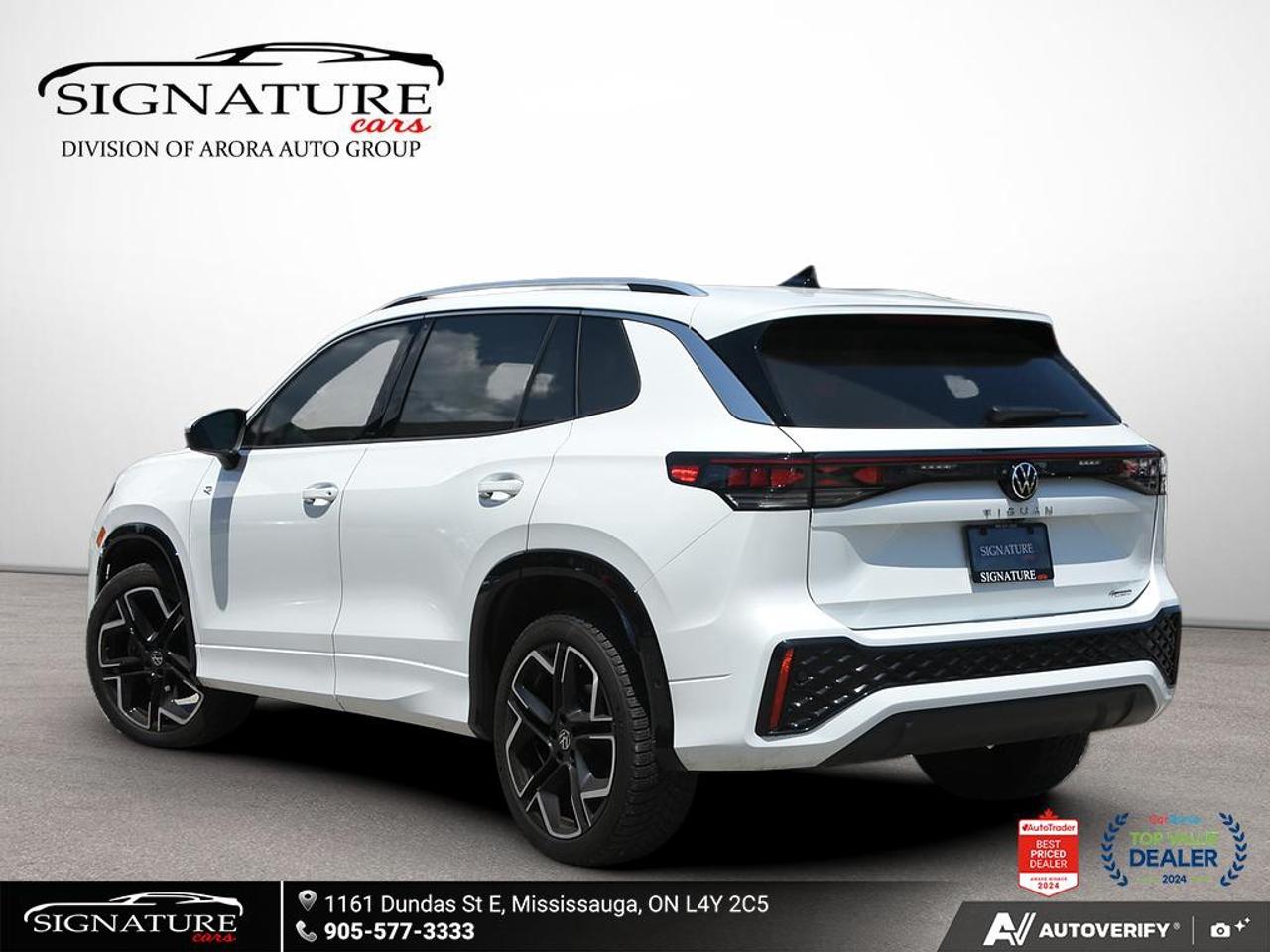 2025 Volkswagen Tiguan Highline R-Line No Accident Fender Panoroof Leathe Photo3
