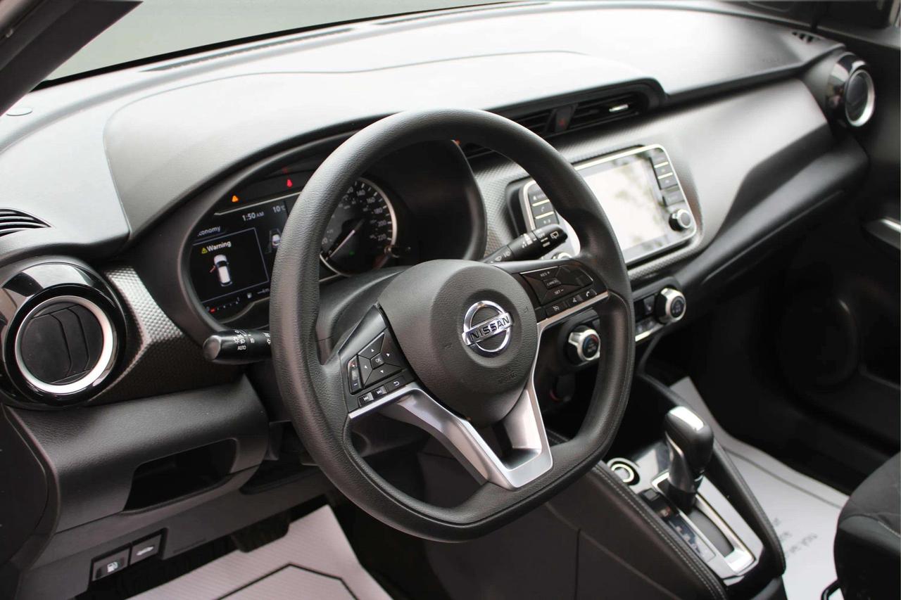 2020 Nissan Kicks SV Photo