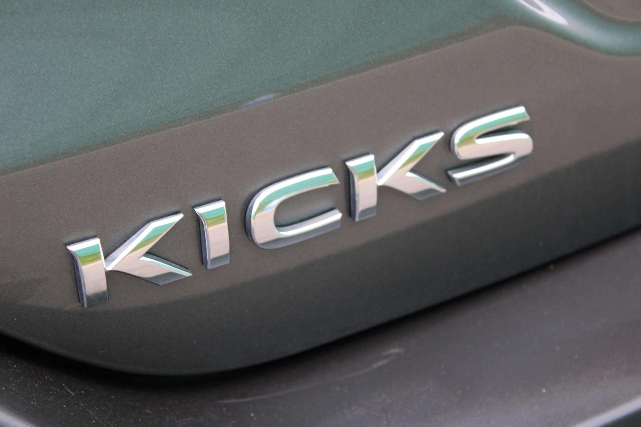 2020 Nissan Kicks SV Photo