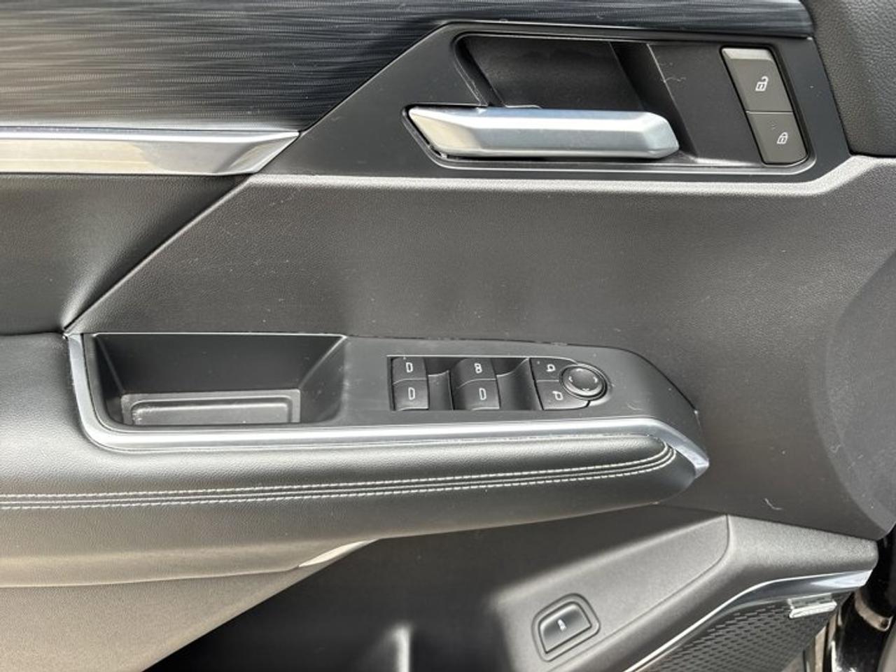 2025 GMC Acadia AWD Elevation | No Accidents | Leather Seats | Heated Steering Photo