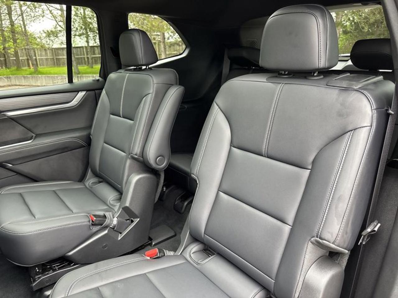 2025 GMC Acadia AWD Elevation | No Accidents | Leather Seats | Heated Steering Photo