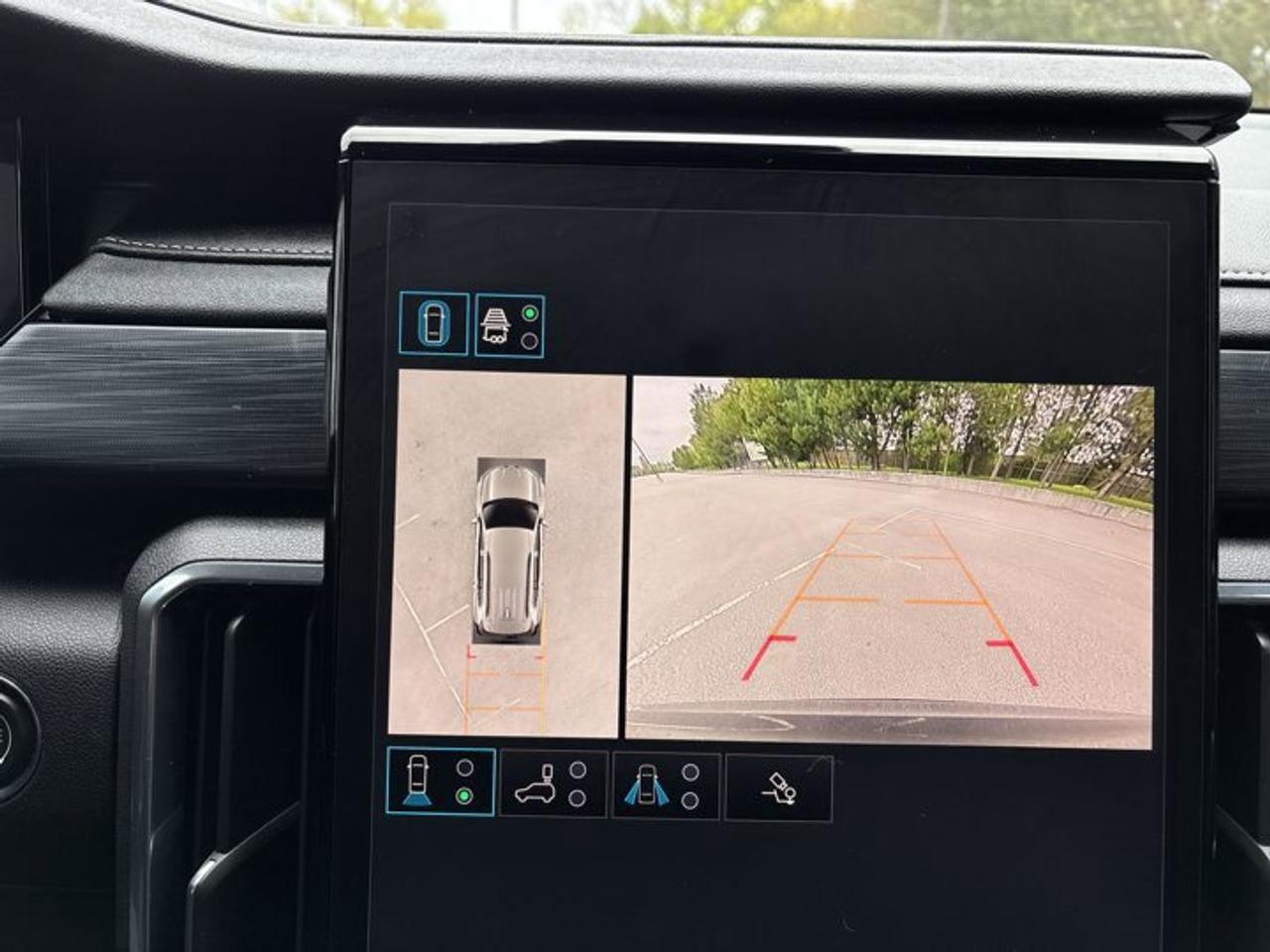 2025 GMC Acadia AWD Elevation | No Accidents | Leather Seats | Heated Steering Photo