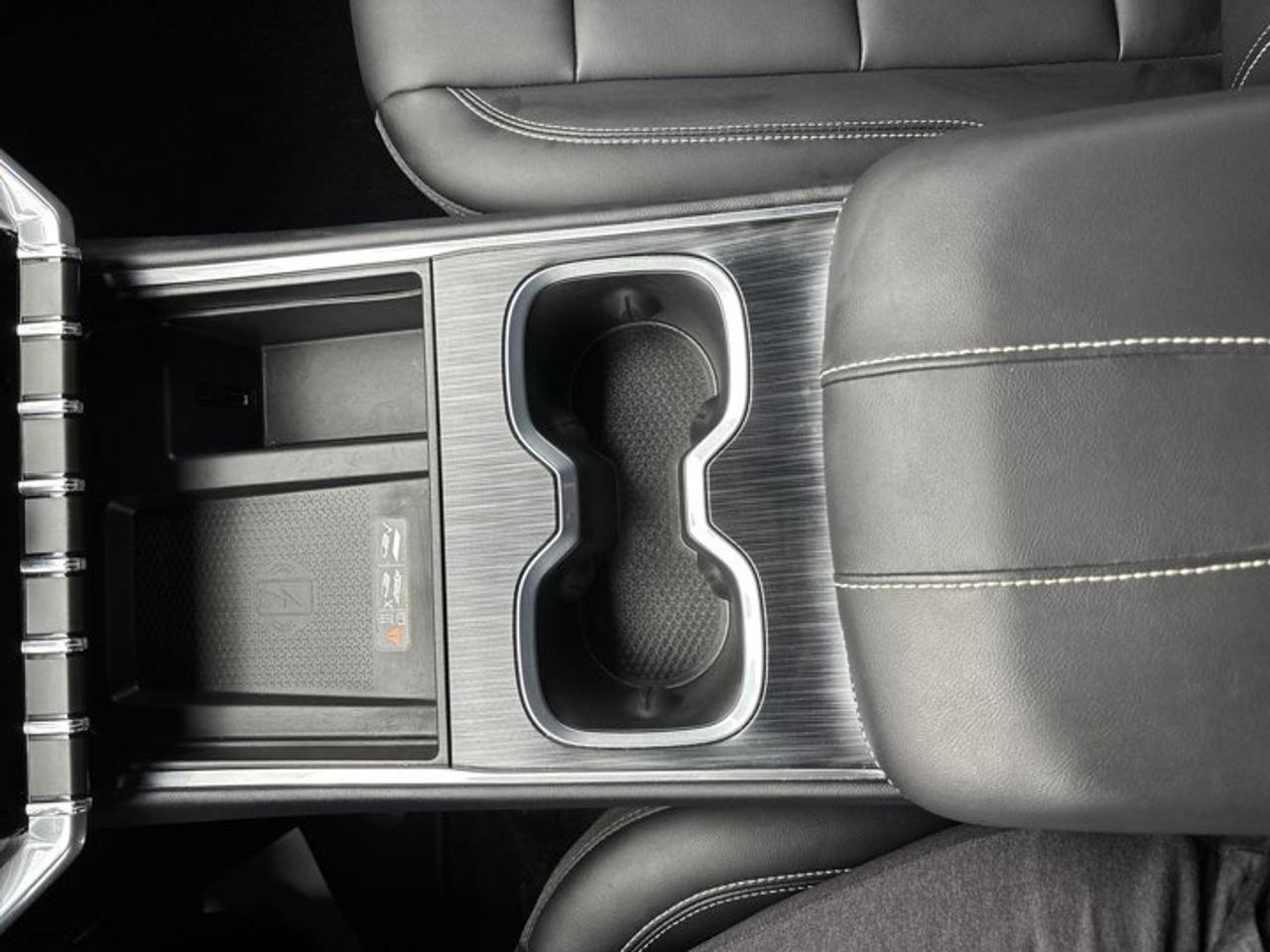 2025 GMC Acadia AWD Elevation | No Accidents | Leather Seats | Heated Steering Photo