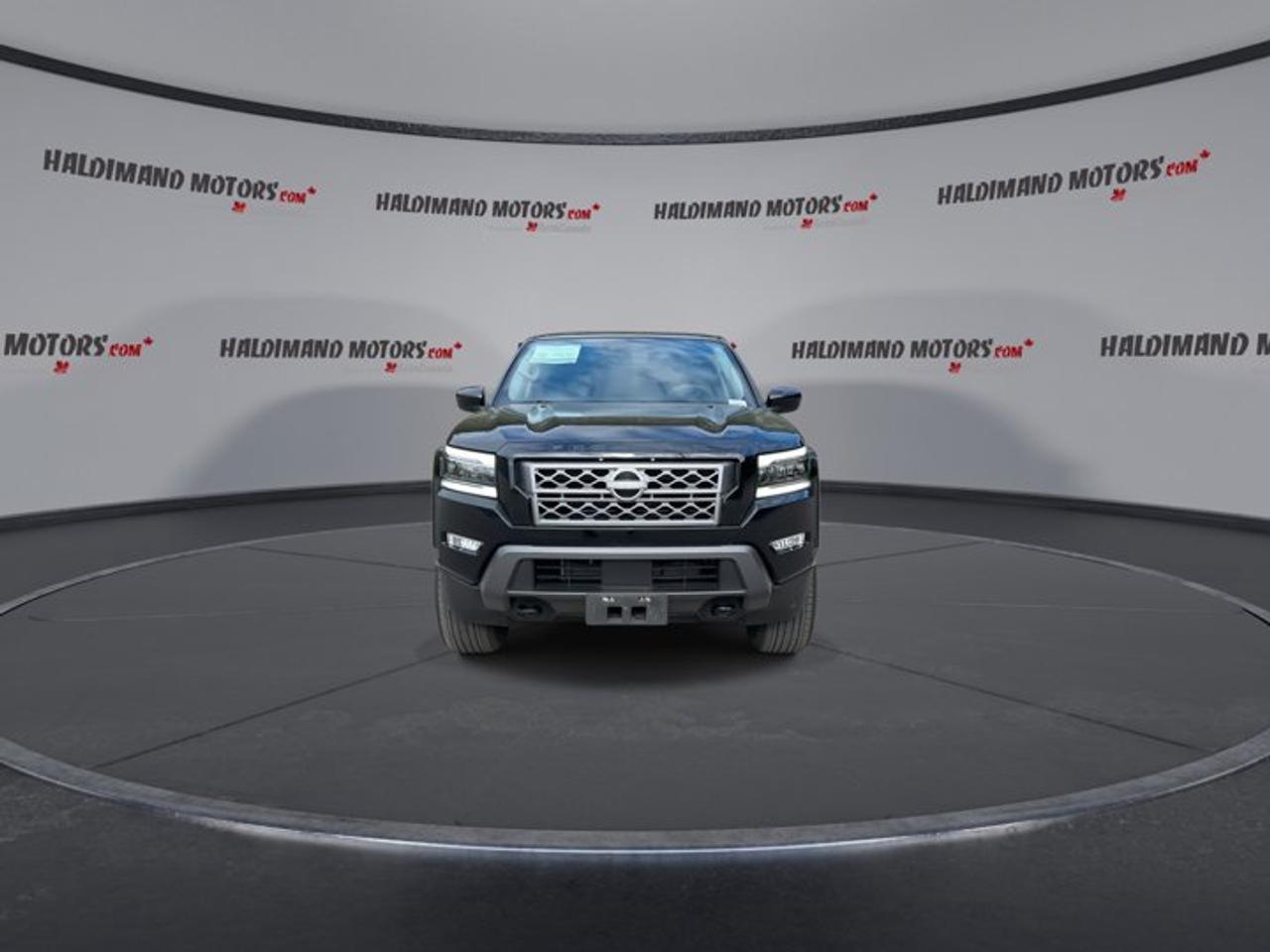 2024 Nissan Frontier SL Crew Cab 6' 4x4 | One Owner | Leather Seats Photo