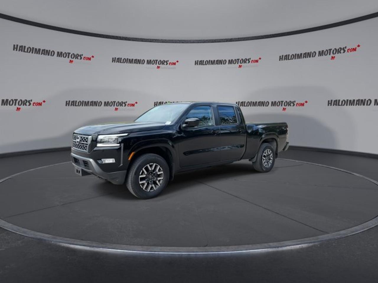 2024 Nissan Frontier SL Crew Cab 6' 4x4 | One Owner | Leather Seats Photo