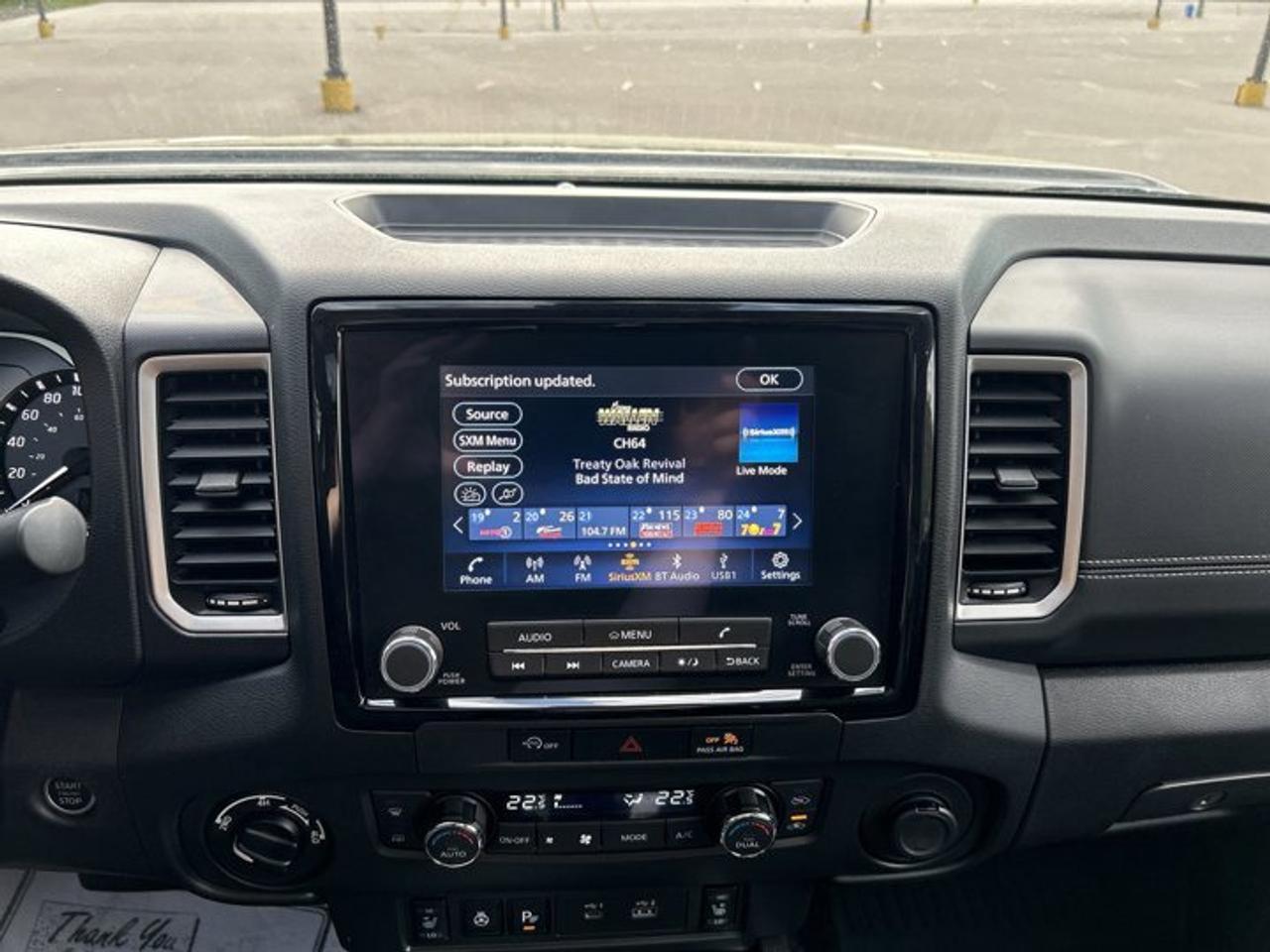 2024 Nissan Frontier SL Crew Cab 6' 4x4 | One Owner | Leather Seats Photo