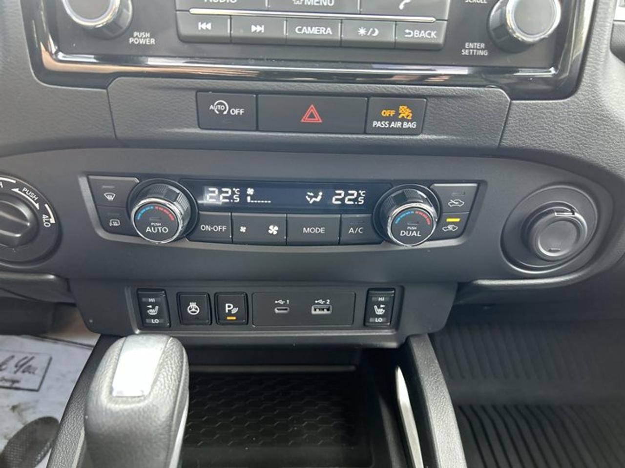 2024 Nissan Frontier SL Crew Cab 6' 4x4 | One Owner | Leather Seats Photo