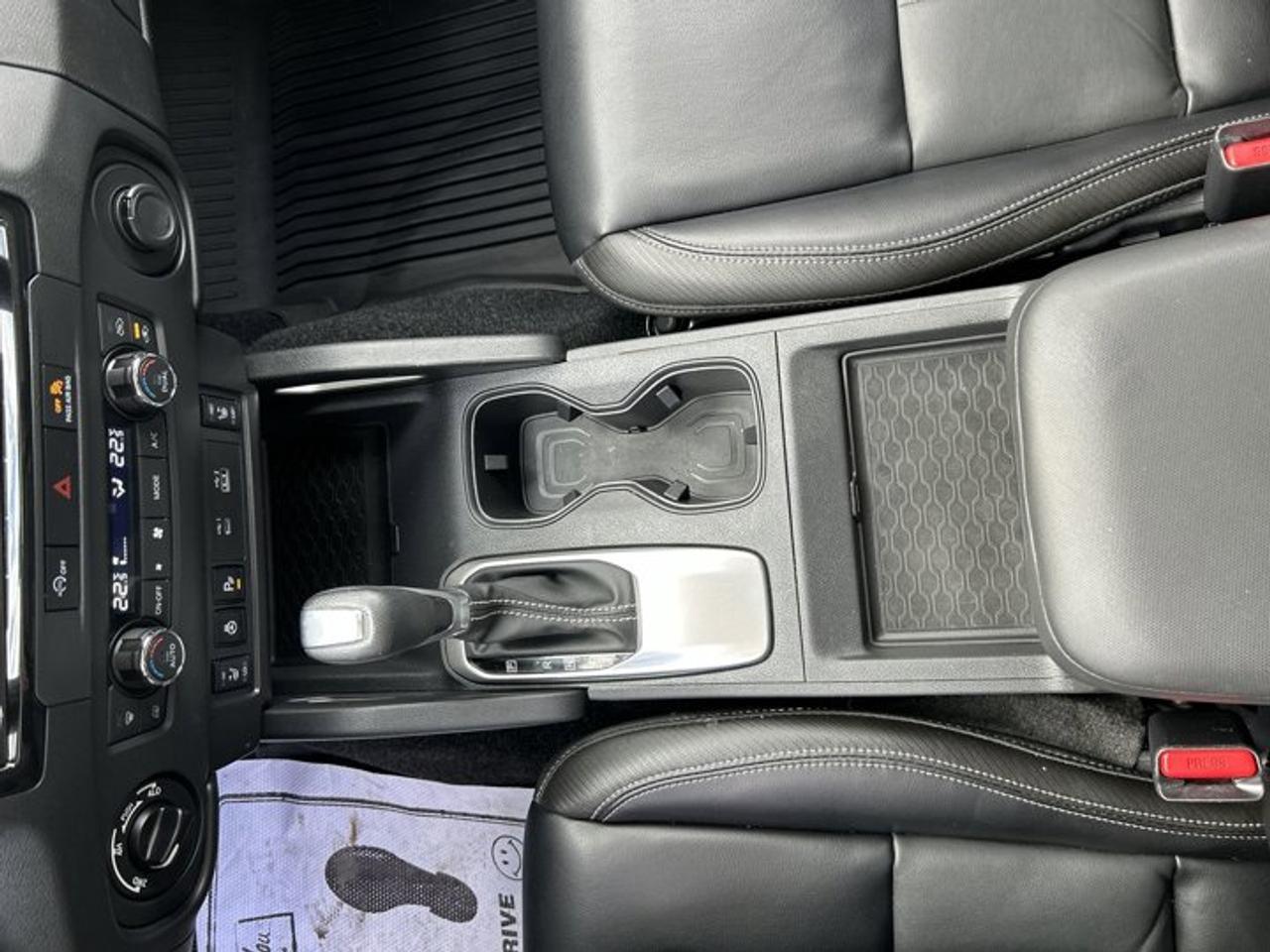 2024 Nissan Frontier SL Crew Cab 6' 4x4 | One Owner | Leather Seats Photo