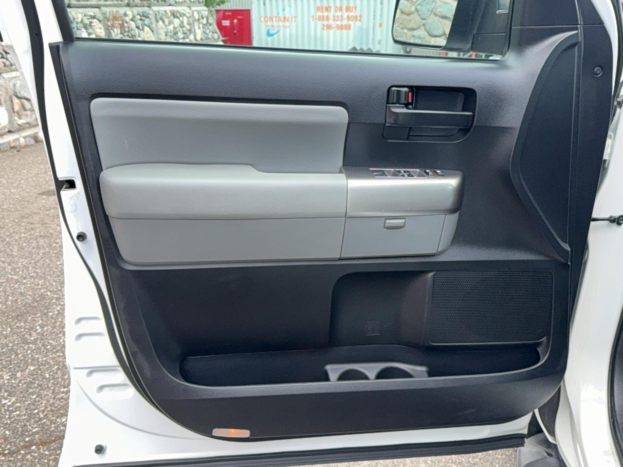 2019 Toyota Sequoia SR5 Photo
