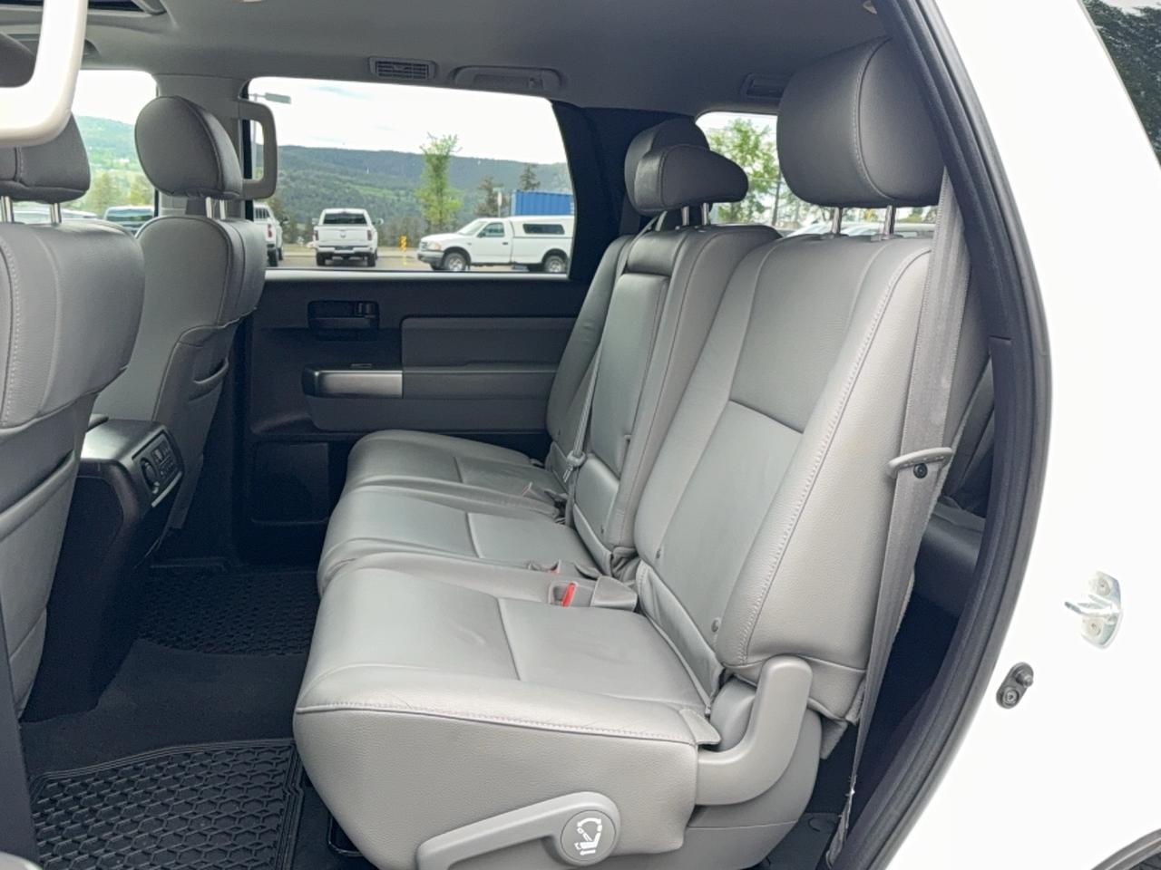 2019 Toyota Sequoia SR5 Photo
