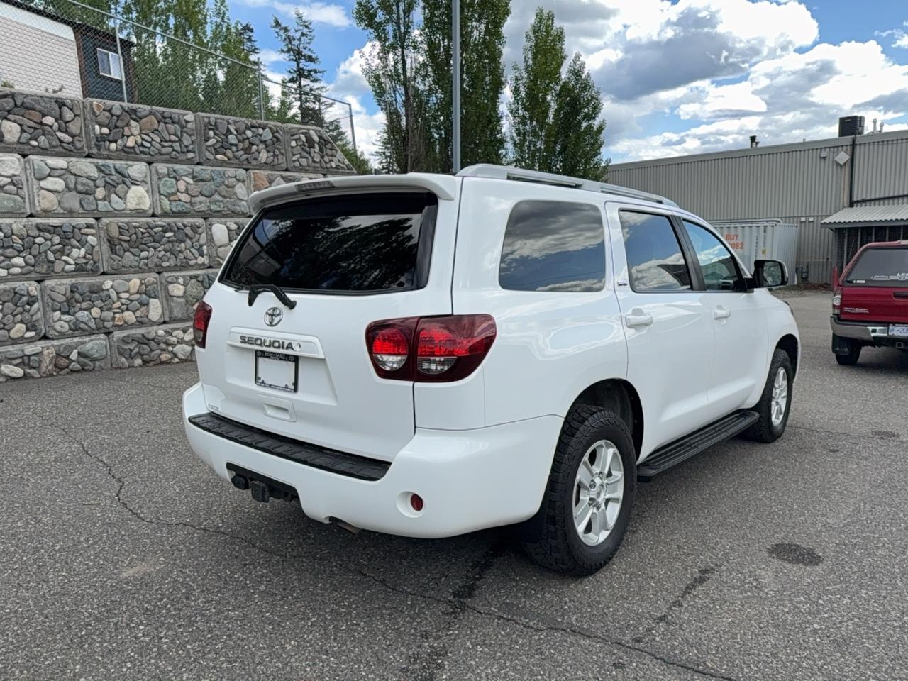 2019 Toyota Sequoia SR5 Photo