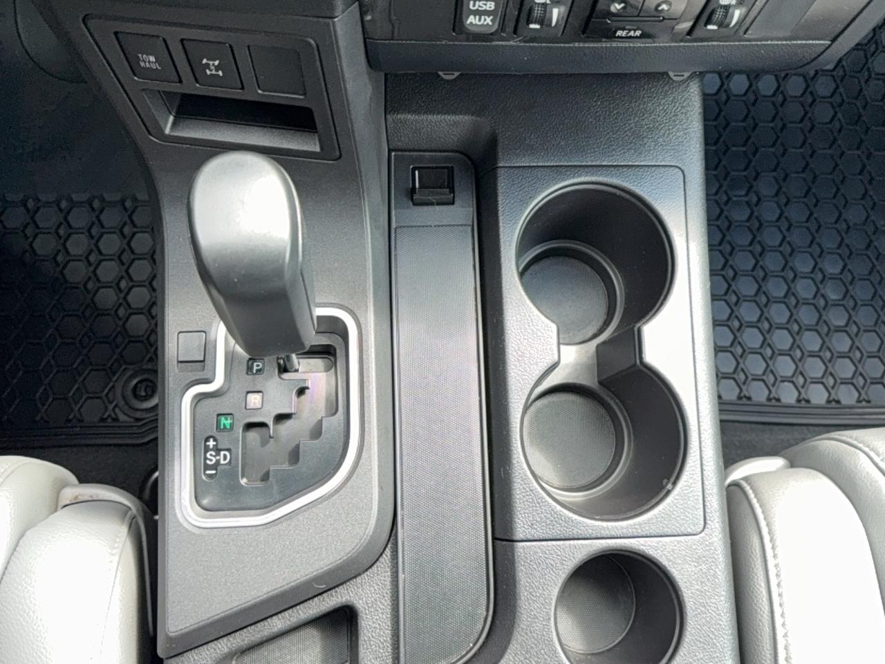 2019 Toyota Sequoia SR5 Photo