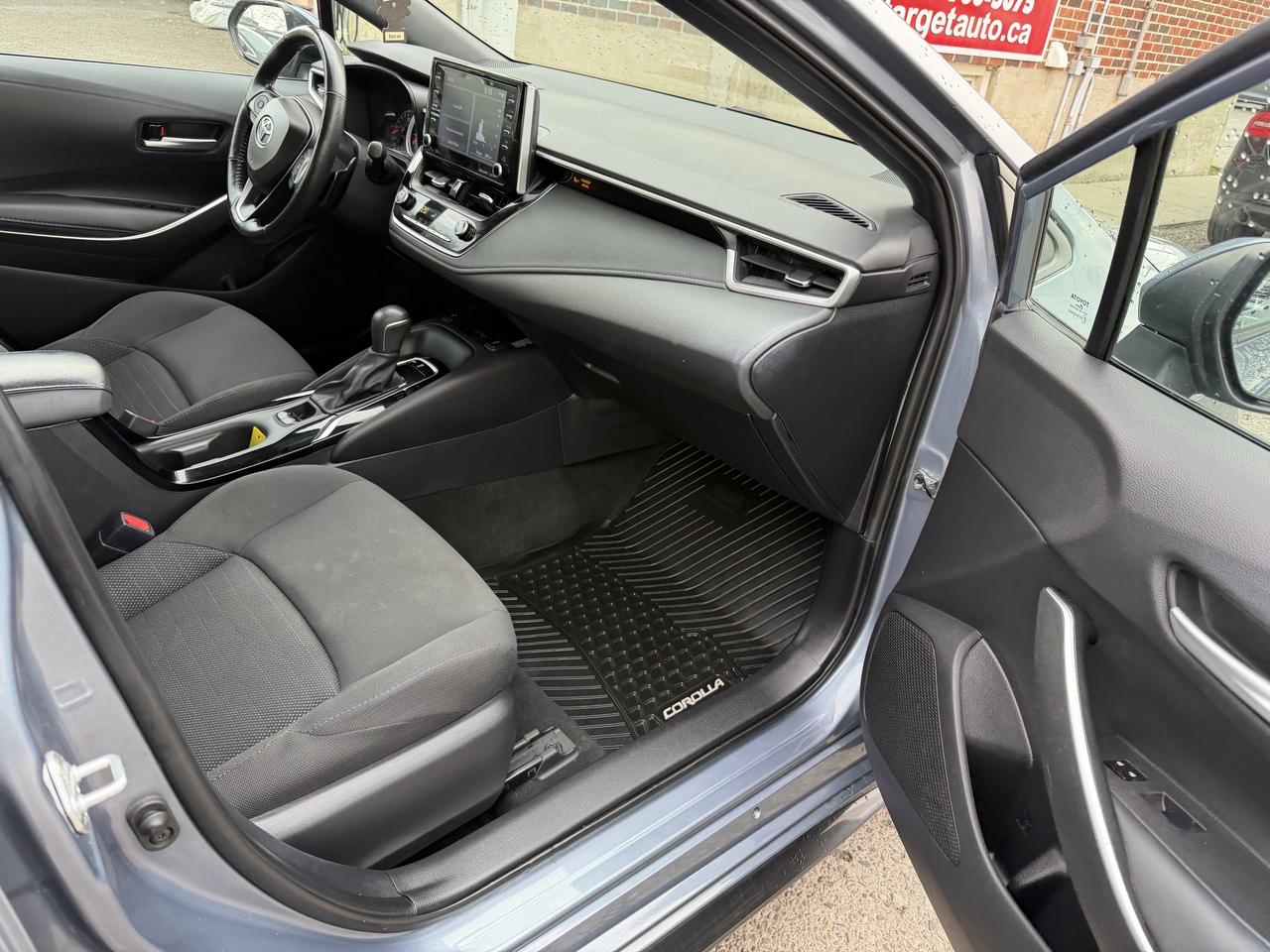 2022 Toyota Corolla SE | One Owner | Drives Great !! Photo