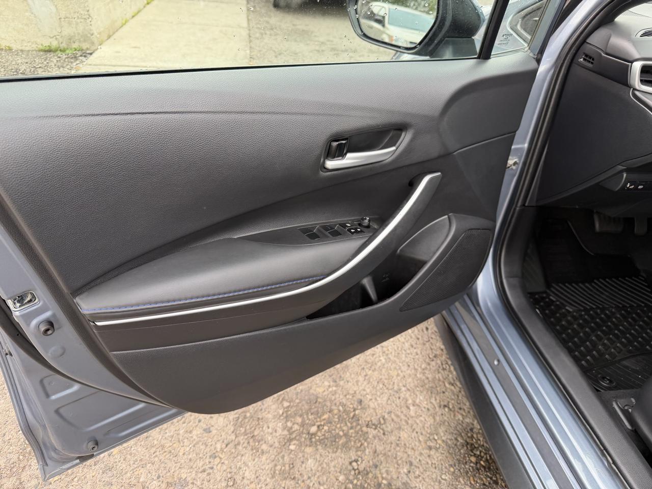 2022 Toyota Corolla SE | One Owner | Drives Great !! Photo