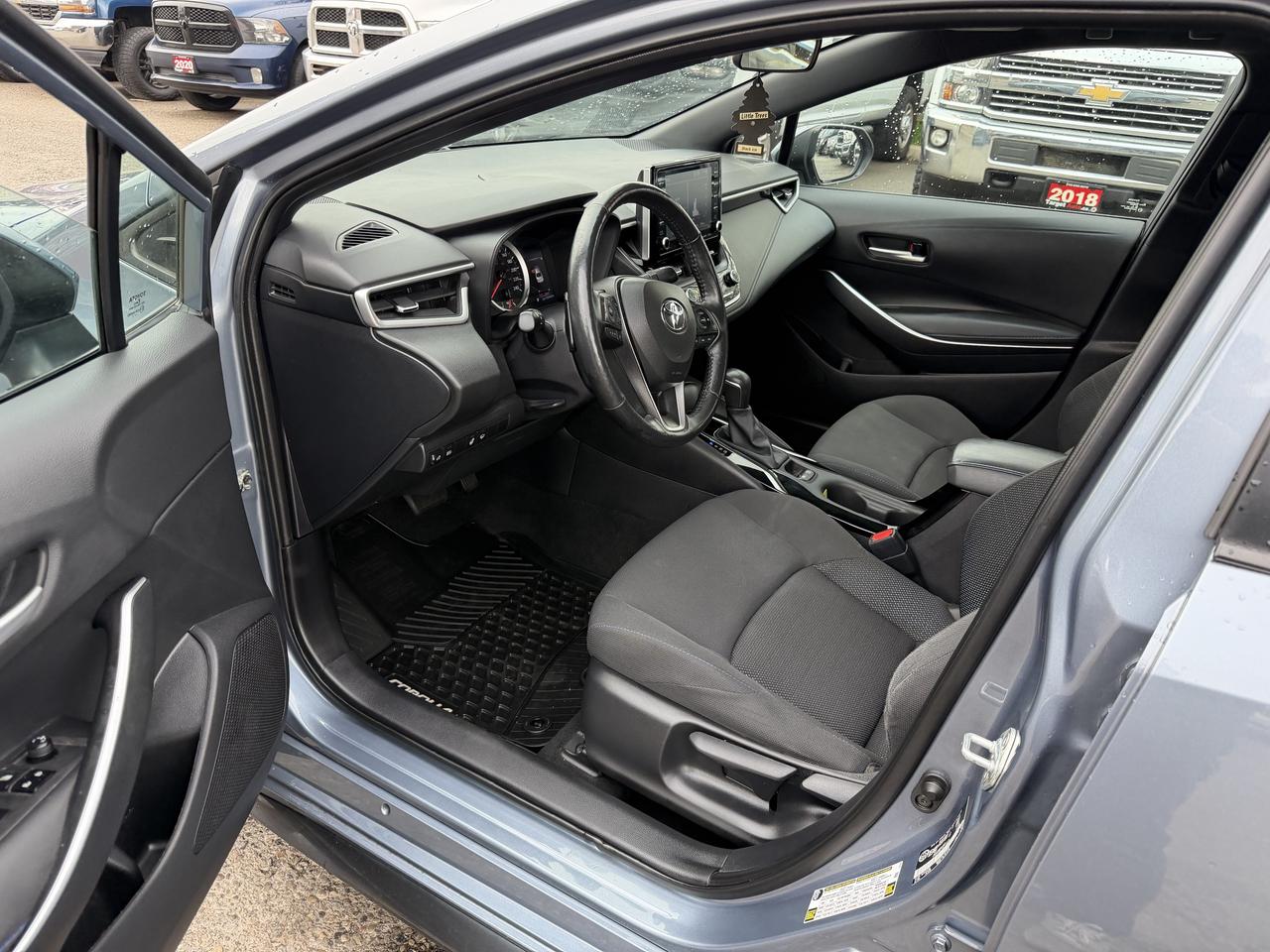2022 Toyota Corolla SE | One Owner | Drives Great !! Photo
