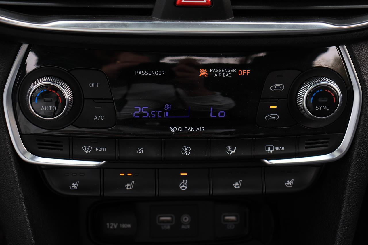 2019 Hyundai Santa Fe Luxury | AWD | Leather | Pano Roof | Nav | Cam ++ Photo28