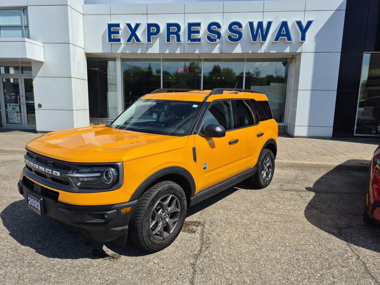 2023 Ford Bronco BIG BEND, LEASE RETURN, HEATED SEATS, COPILOT! Photo
