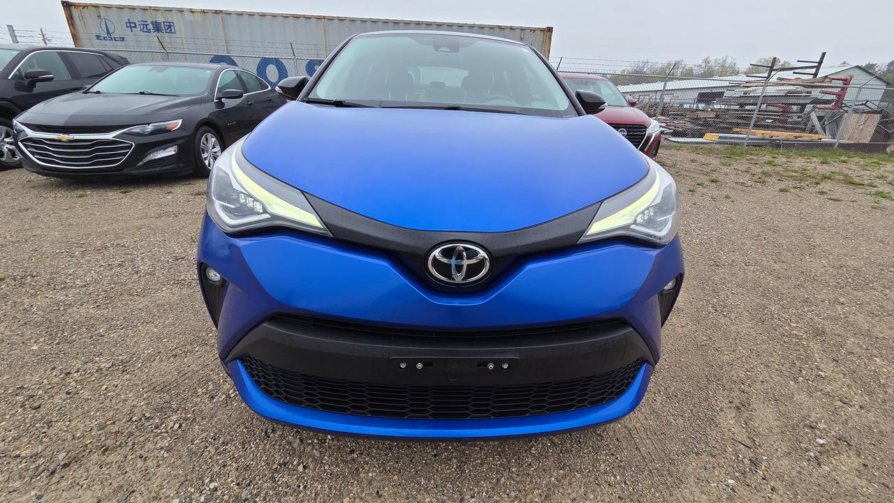 2022 Toyota C-HR Limited Photo2