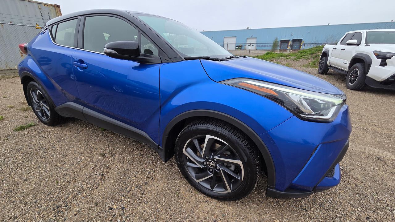 2022 Toyota C-HR Limited Photo3