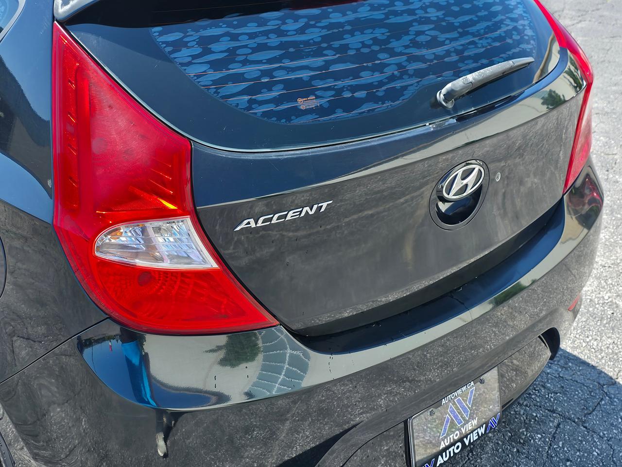 2013 Hyundai Accent Hatchback GLS *GREAT FIRST MANUAL CAR* Photo