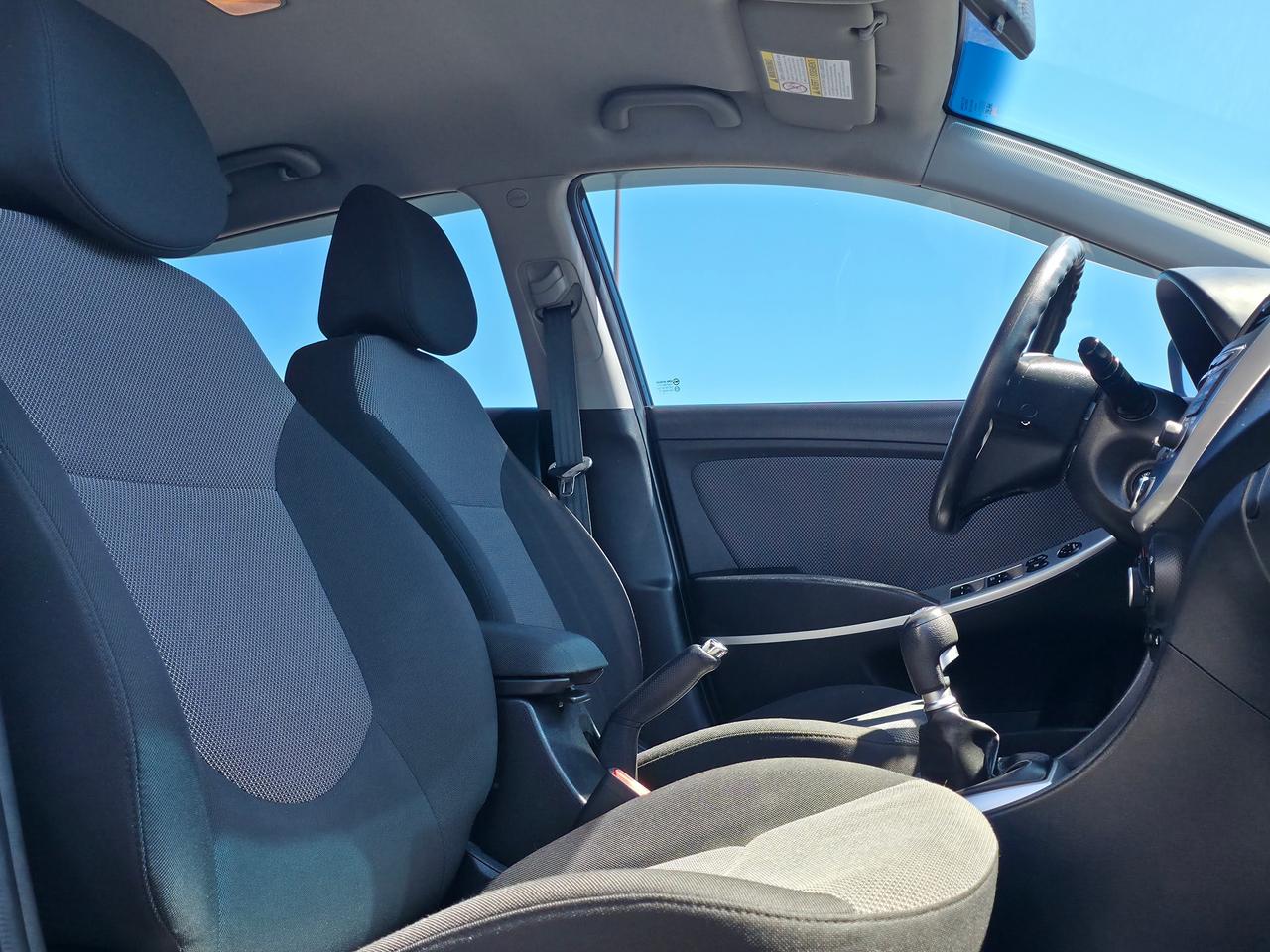 2013 Hyundai Accent Hatchback GLS *GREAT FIRST MANUAL CAR* Photo