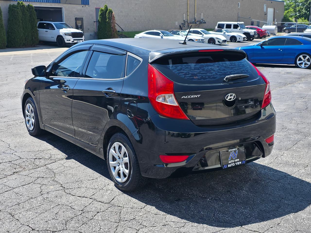 2013 Hyundai Accent Hatchback GLS *GREAT FIRST MANUAL CAR* Photo
