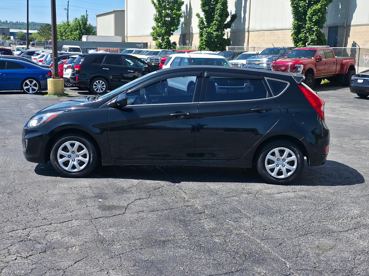 2013 Hyundai Accent Hatchback GLS *GREAT FIRST MANUAL CAR* Photo