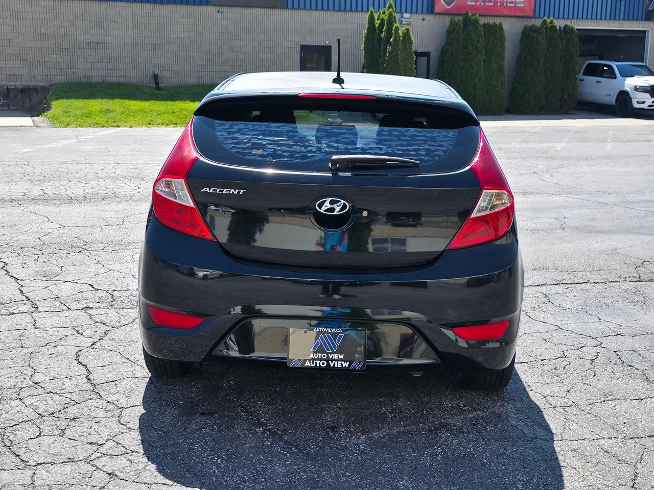 2013 Hyundai Accent Hatchback GLS *GREAT FIRST MANUAL CAR* Photo