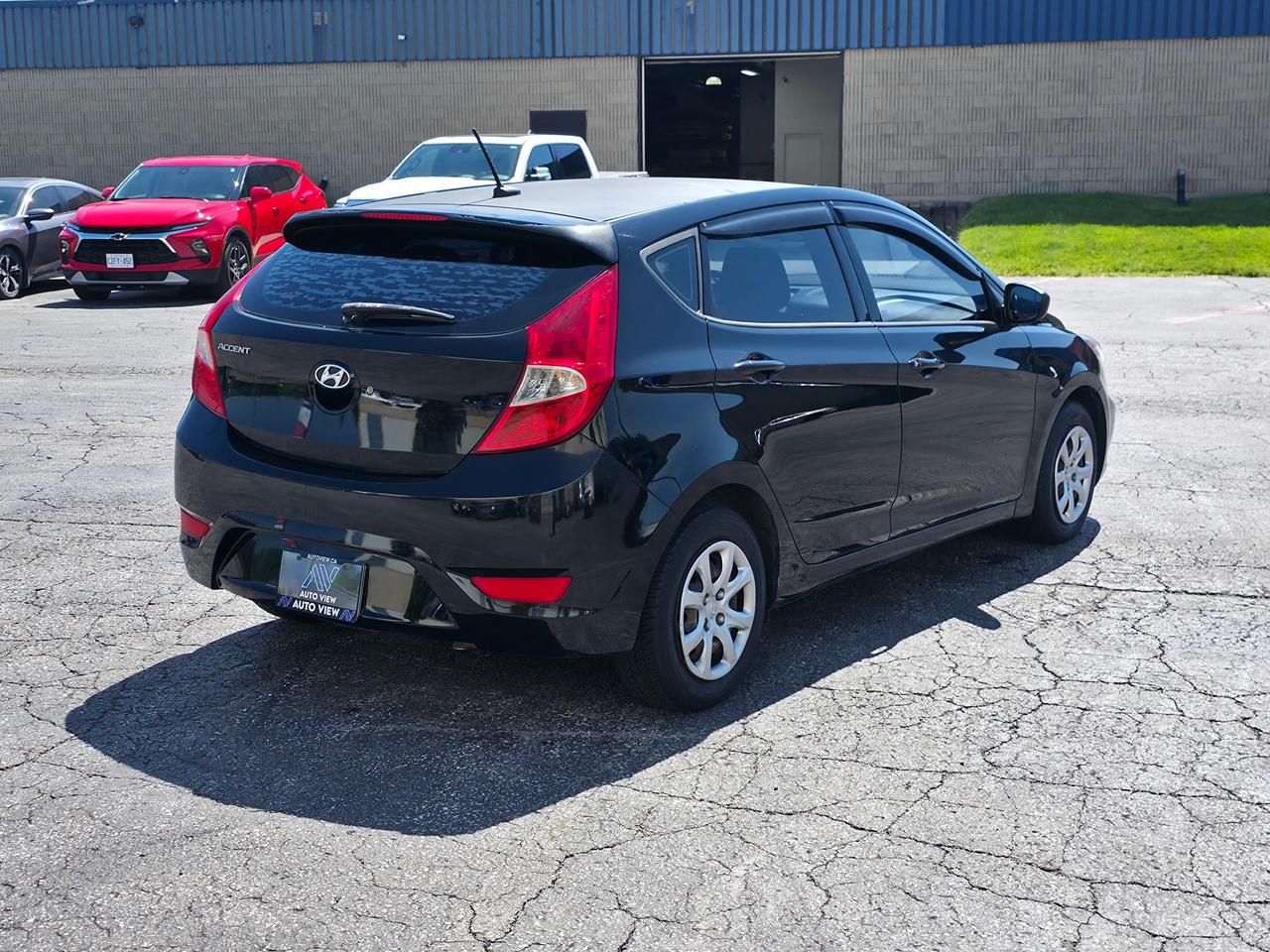 2013 Hyundai Accent Hatchback GLS *GREAT FIRST MANUAL CAR* Photo4