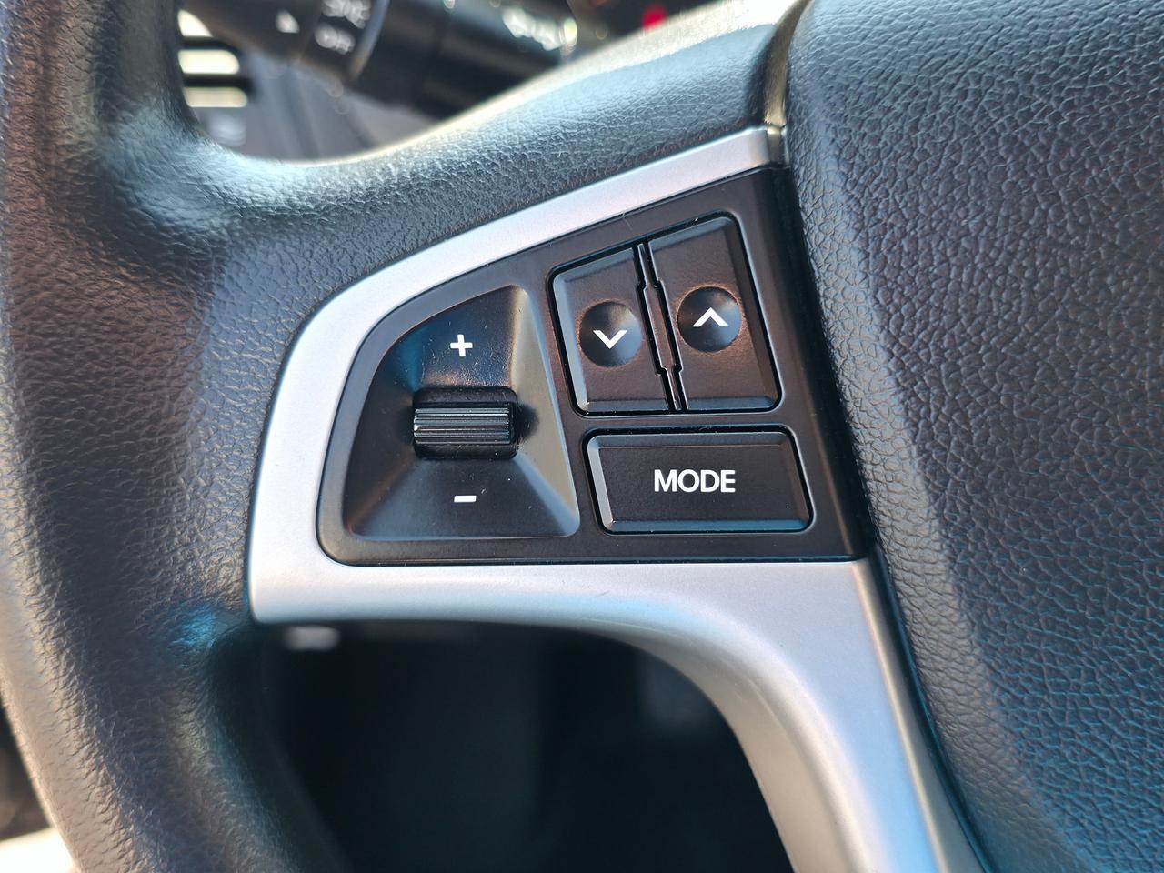 2013 Hyundai Accent Hatchback GLS *GREAT FIRST MANUAL CAR* Photo