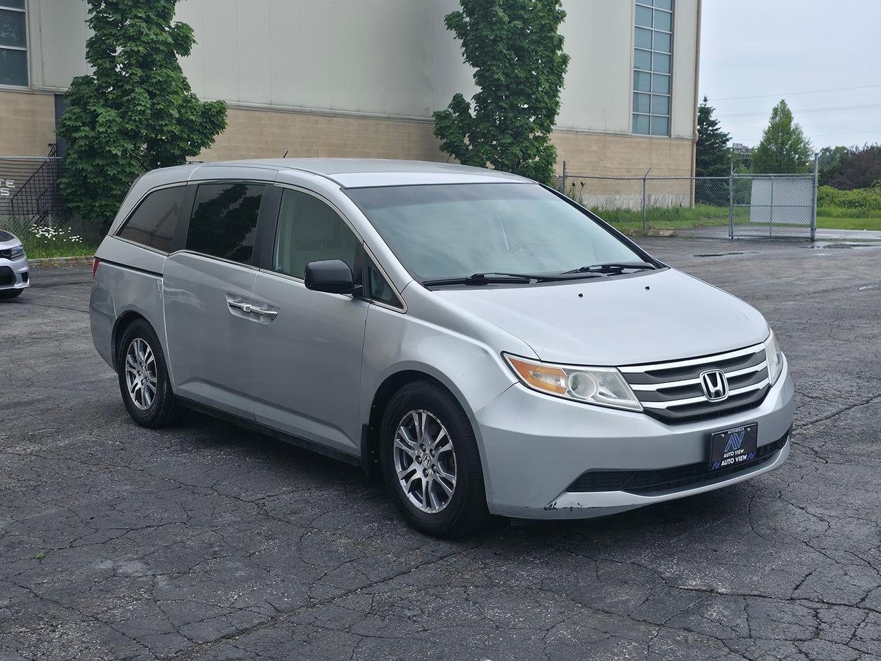 2012 Honda Odyssey EX *GREAT FAMILY MINIVAN* Photo2