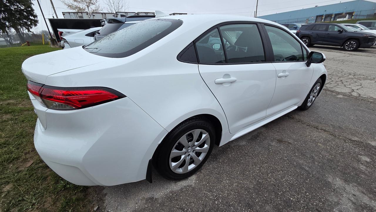 2026 Toyota Corolla LE Photo4