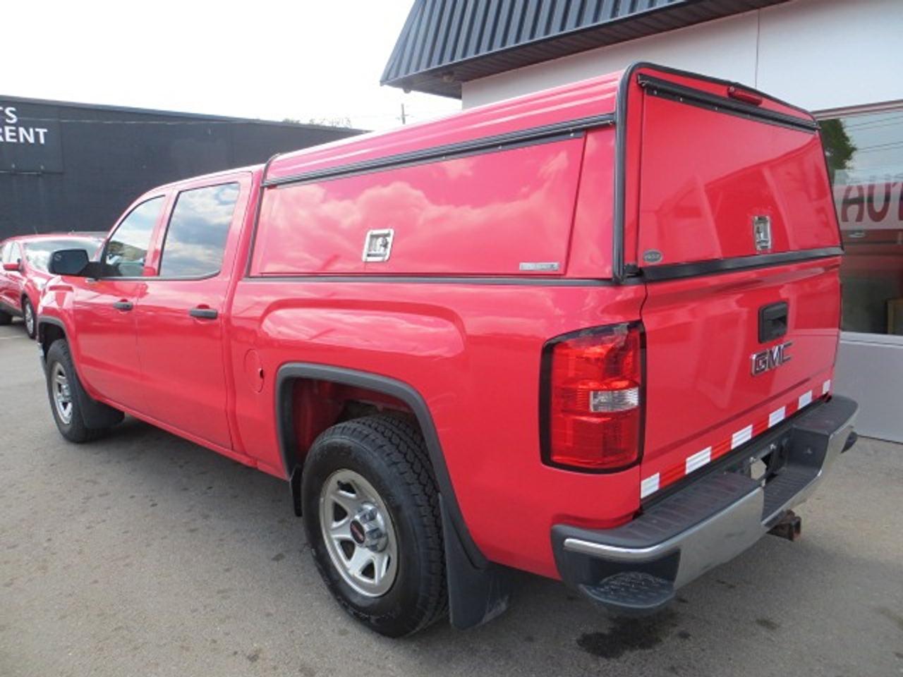 2018 GMC Sierra 1500 CERTIFIED, 4X4, CREW, 6 FT BOX WITH MATCHING CAP Photo